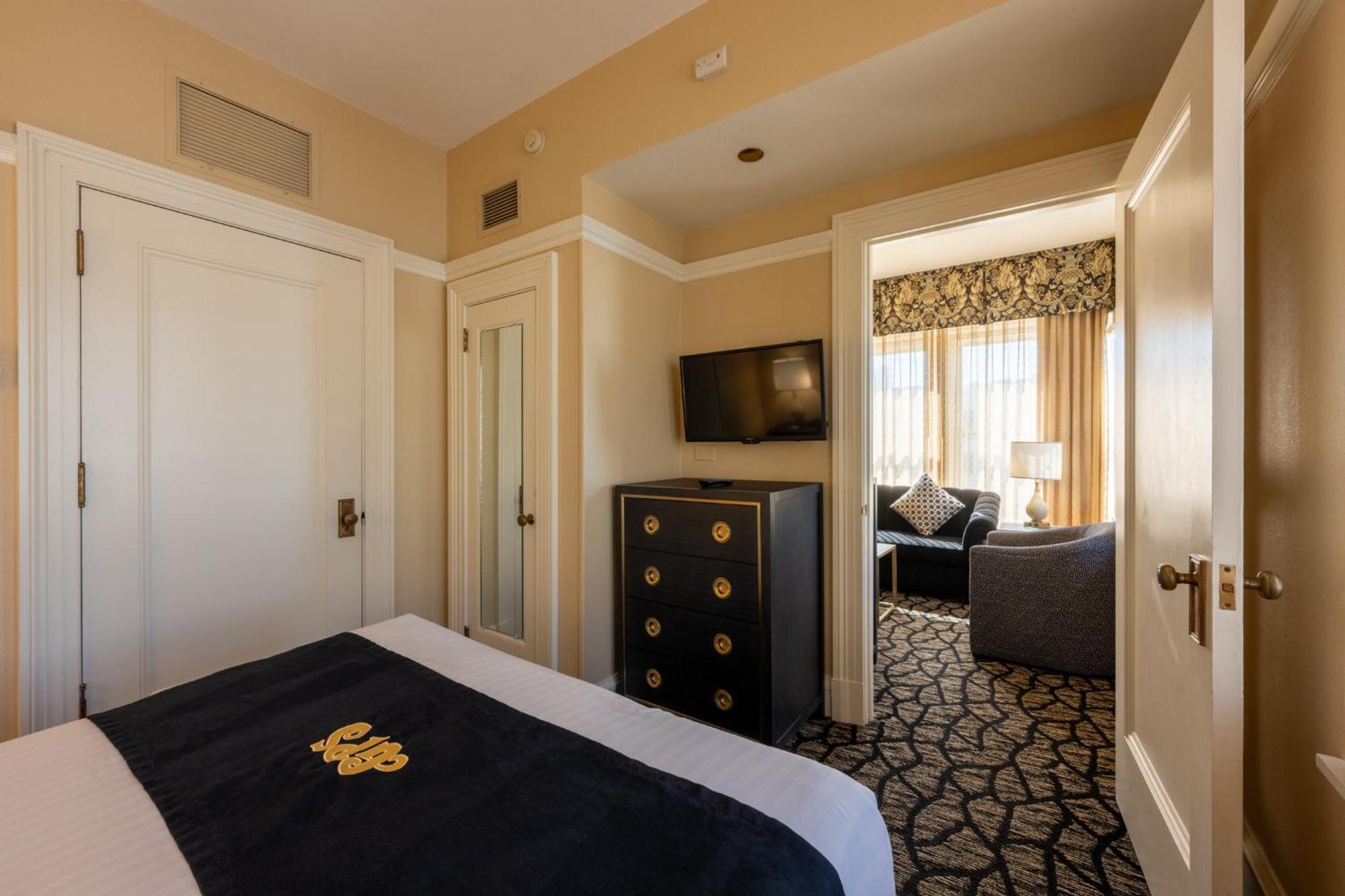 Gaslamp Plaza Suites Сан-Диего Экстерьер фото