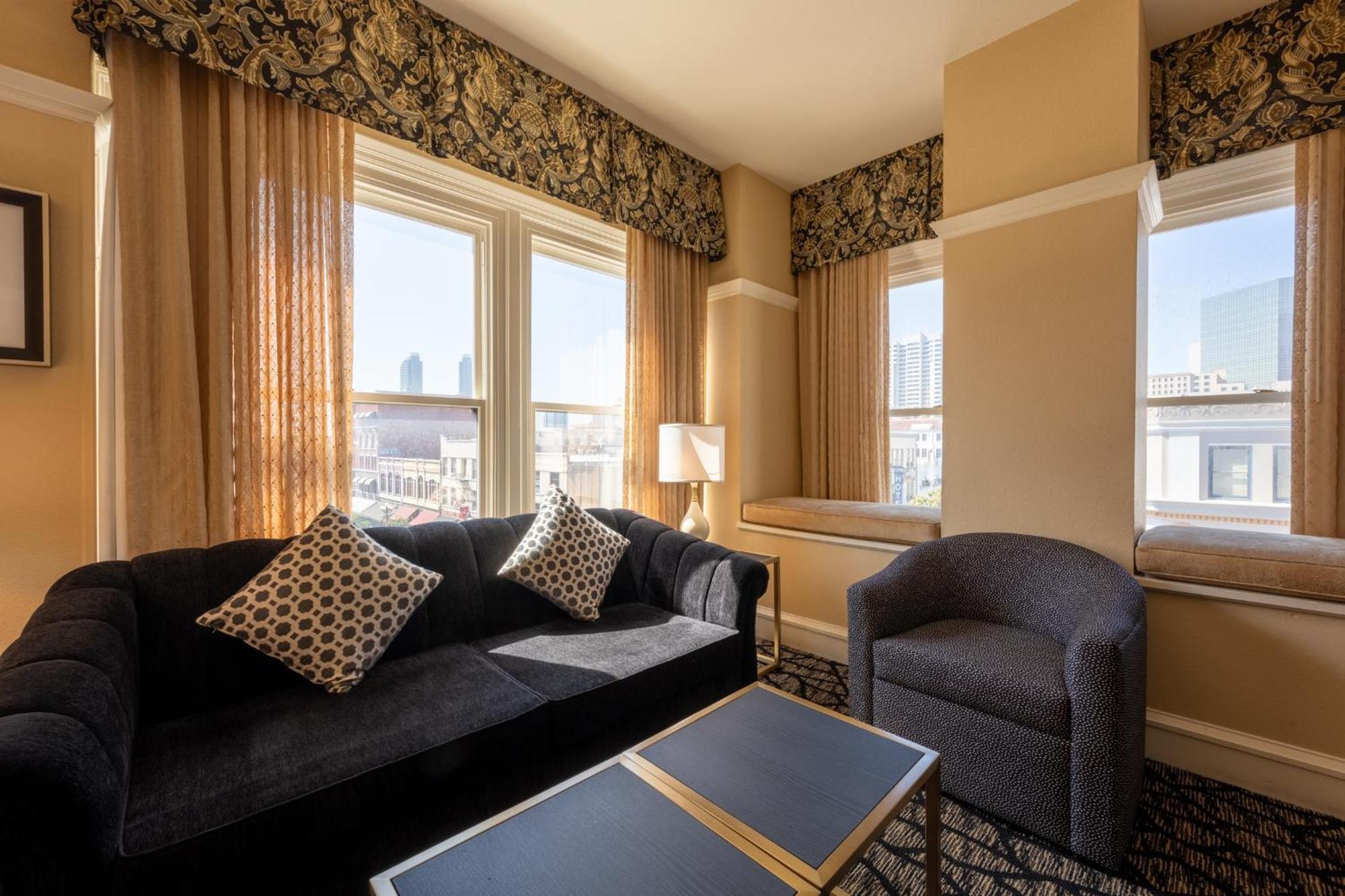 Gaslamp Plaza Suites Сан-Диего Экстерьер фото