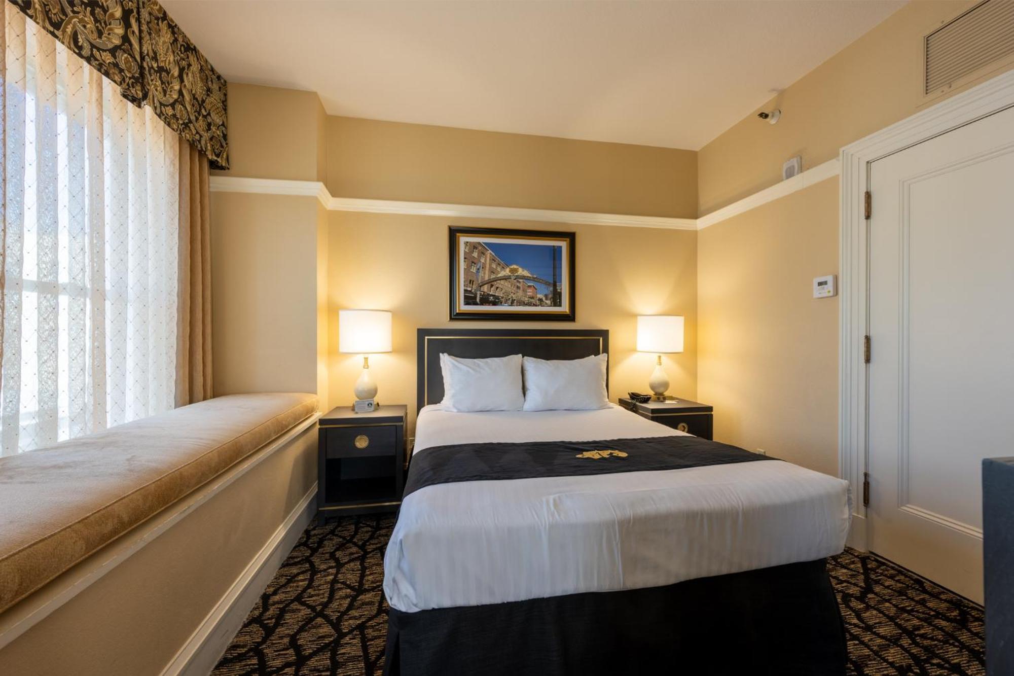Gaslamp Plaza Suites Сан-Диего Экстерьер фото