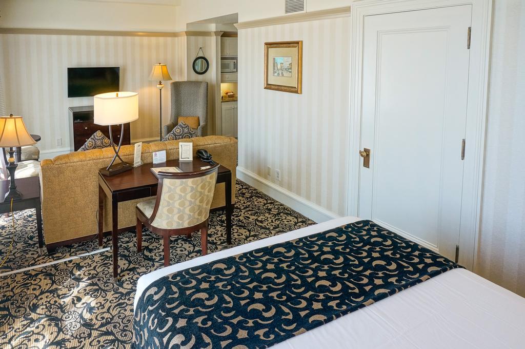 Gaslamp Plaza Suites Сан-Диего Экстерьер фото