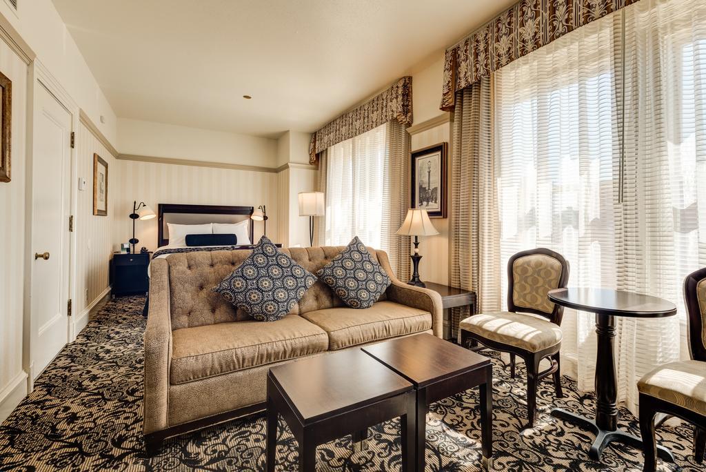 Gaslamp Plaza Suites Сан-Диего Экстерьер фото