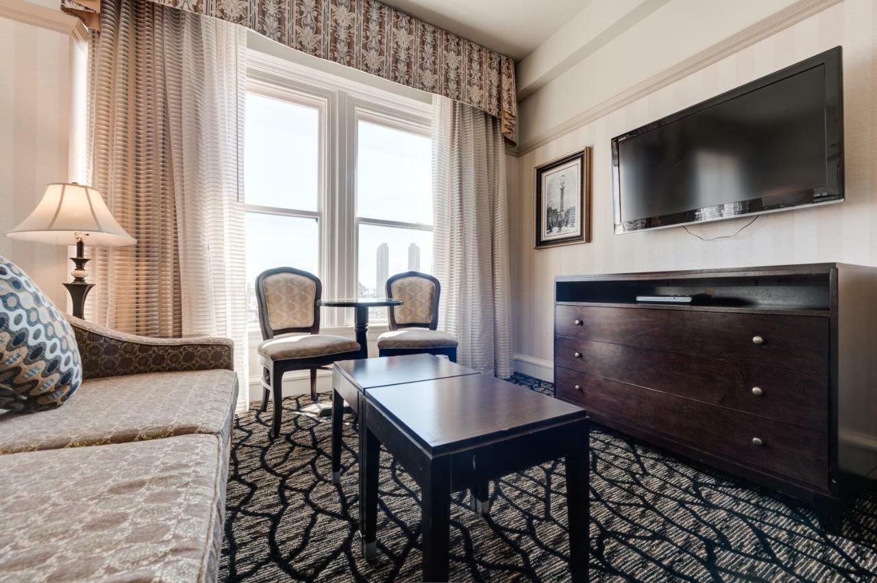 Gaslamp Plaza Suites Сан-Диего Экстерьер фото