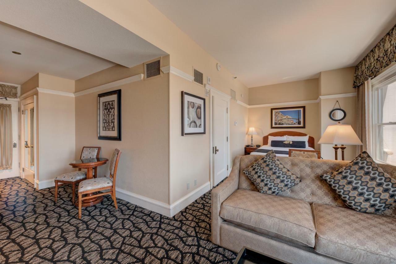 Gaslamp Plaza Suites Сан-Диего Экстерьер фото